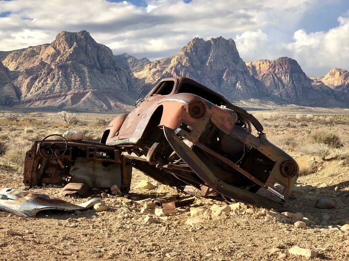 Bigpicture ru unbelievable things people stumbled upon in the desert 31