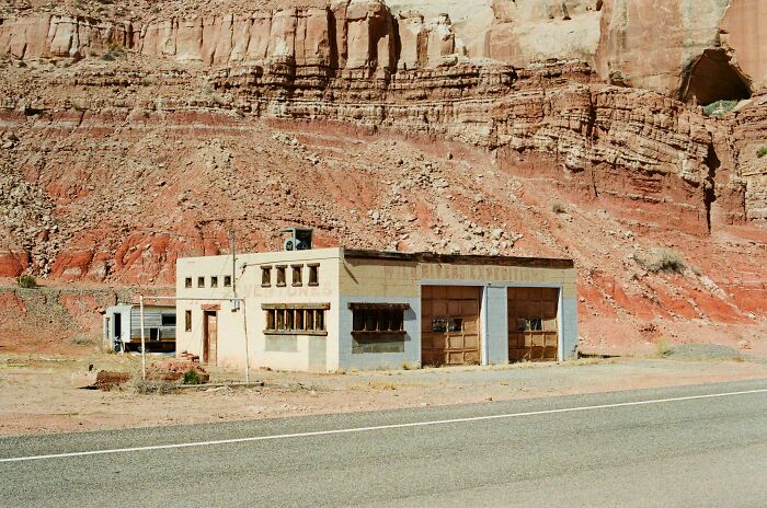 Bigpicture ru unbelievable things people stumbled upon in the desert 53