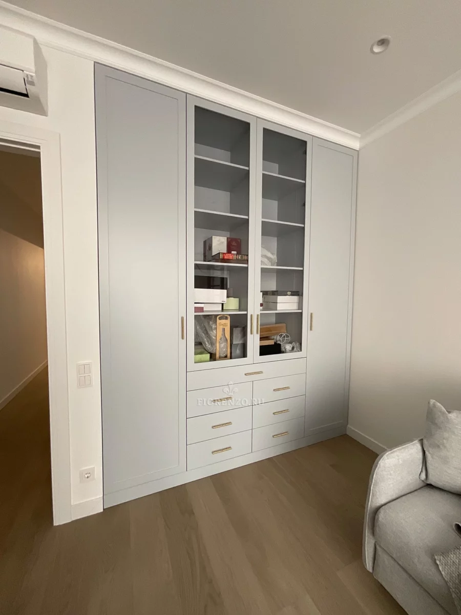 Шкаф витрина совмещенный с платяным шкафом casali