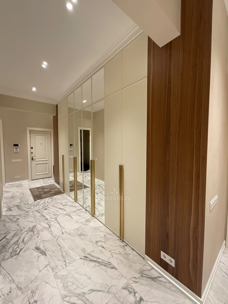 Современный шкаф в прихожую лавьяно