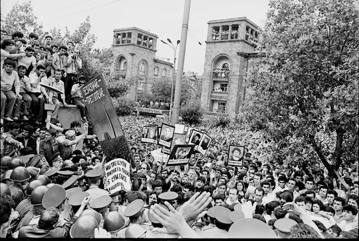 Массовый митинг в Ереване 1988 года