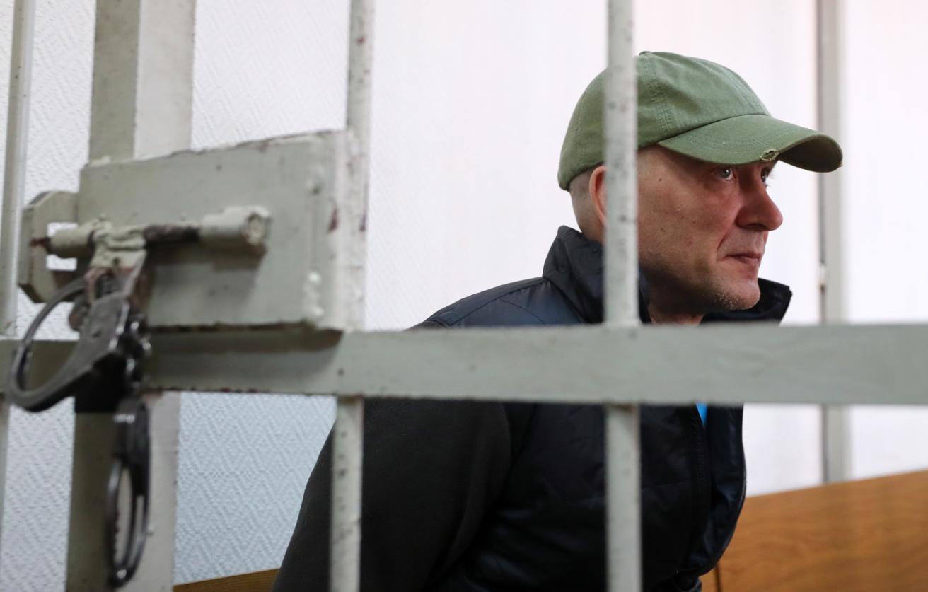 Игорь Подпорин, повредивший картину Репина, за решёткой в зале суда