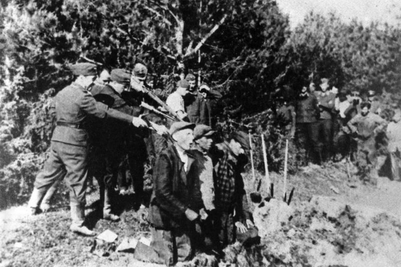 Расстрел мирных жителей нацистскими карателями 1942 год Ленинградская область