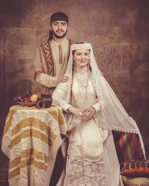 Современное свадебное фото традиционные армянские костюмы