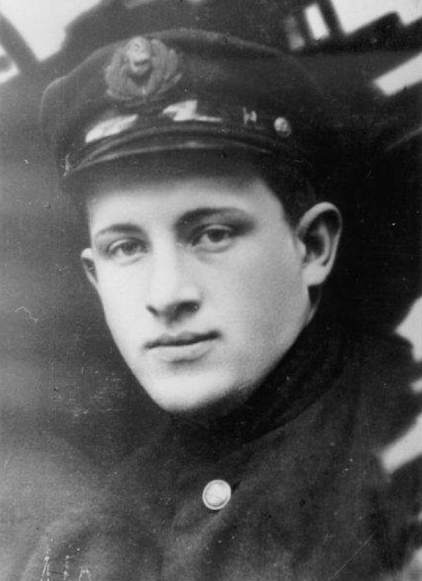 Молодой Юрий Андропов