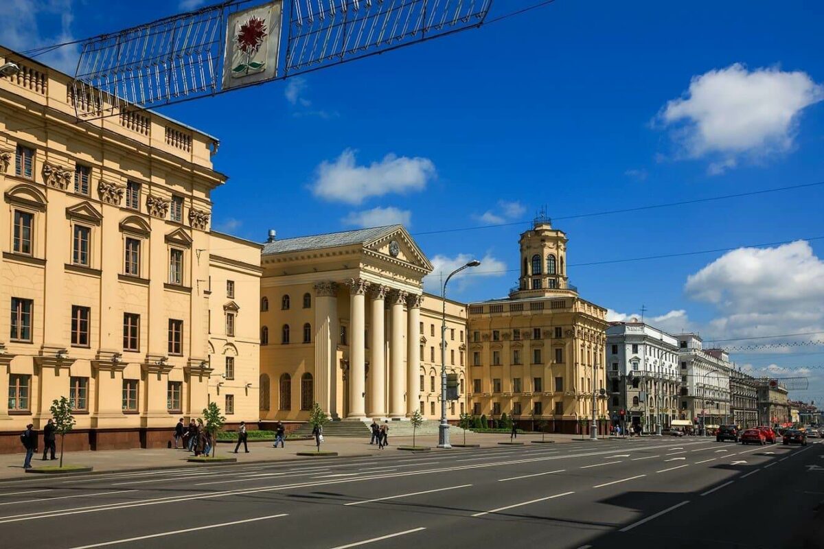 Здание Комитета государственной безопасности КГБ в Минске &mdash; образец сталинского ампира