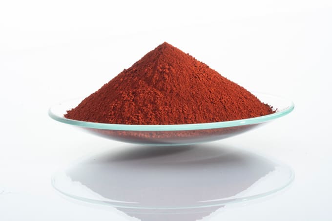 Кристаллы адренохрома &mdash; продукта окисления адреналина, тёмно-фиолетового цвета