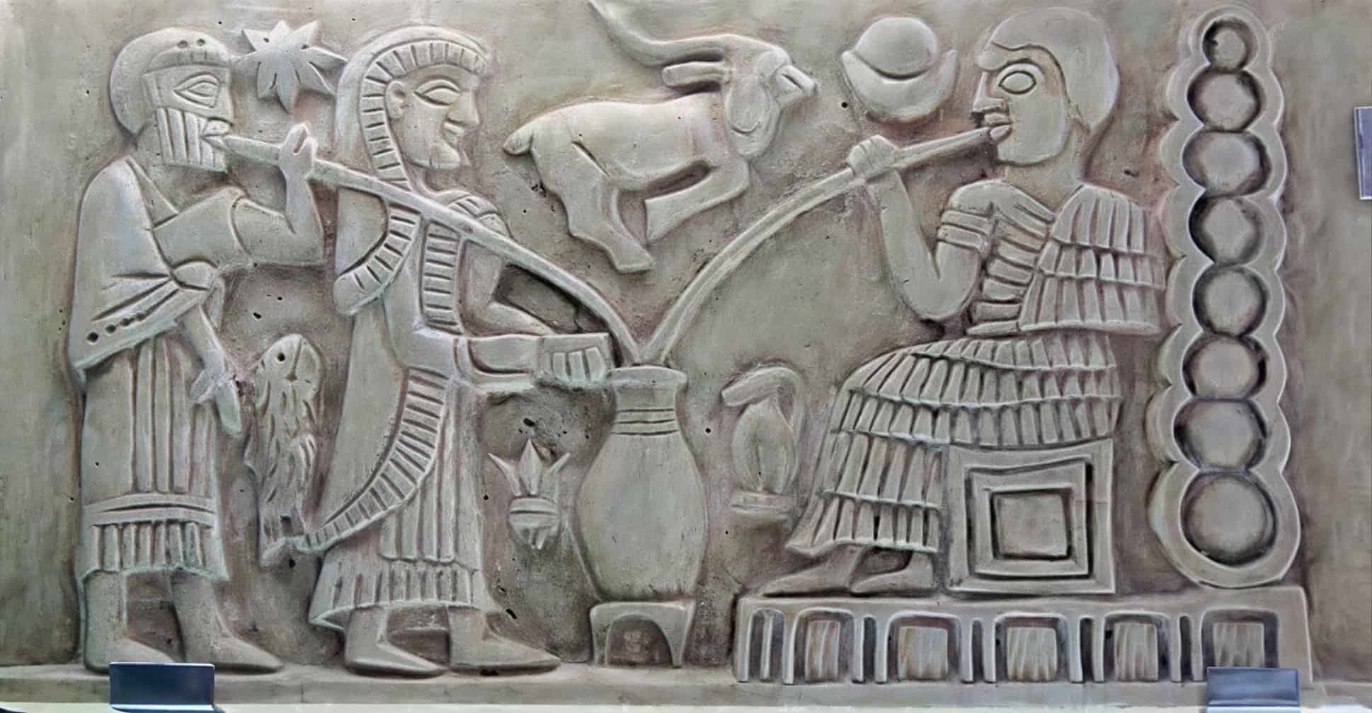Шумеры пьют пиво через тростниковые соломинки, барельеф 3500–2900 лет до нашей эры