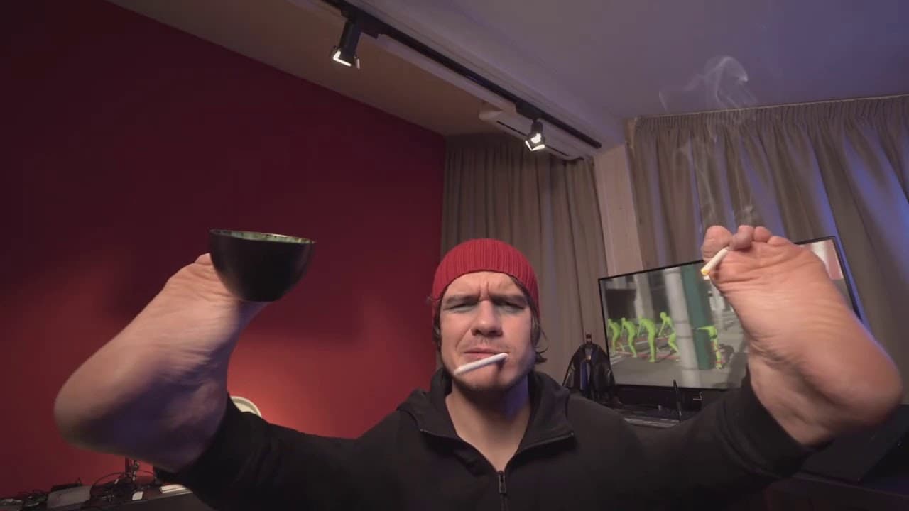 BadComedian за компьютером обзор фильм