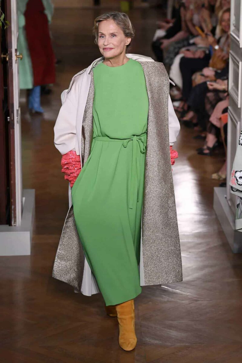 Лорен Хаттон подиум Valentino 2019 старший возраст модель