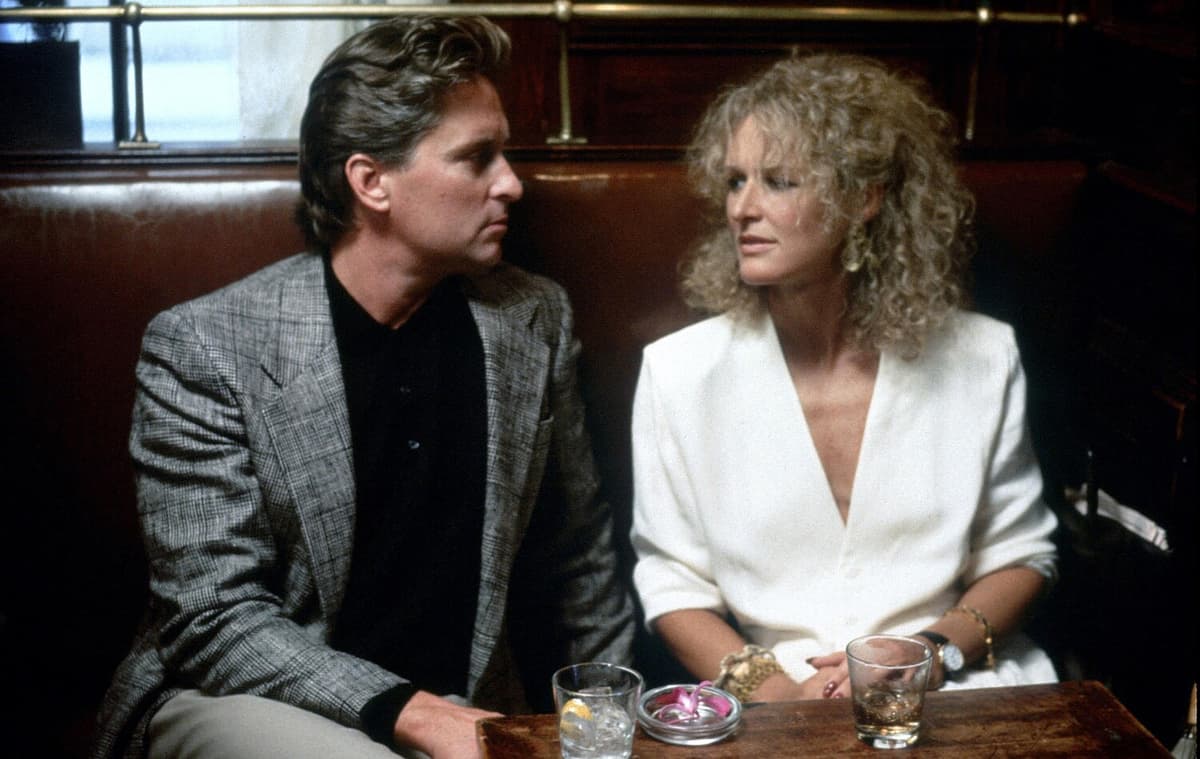 Майкл Дуглас и Гленн Клоуз в сцене из фильма &laquo;Роковое влечение&raquo; (1987)