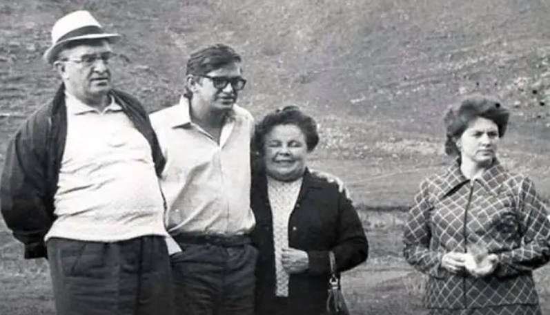 Юрий Андропов с семьёй: сын Игорь, жена Татьяна и дочь Ирина