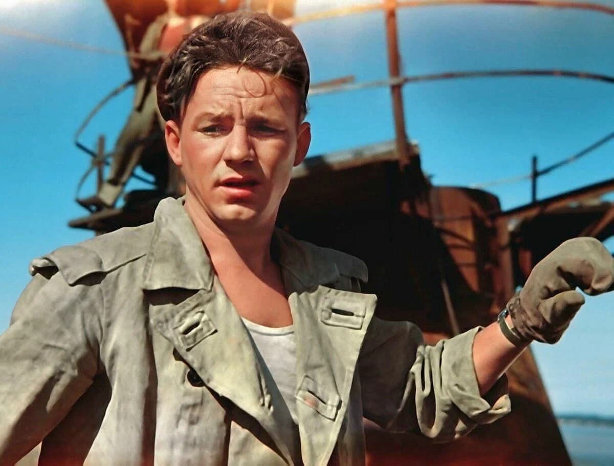 Николай Рыбников в фильме &laquo;Высота&raquo; (1957): сцена на строительных лесах