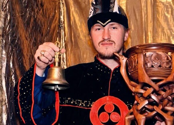 «Пришелец с Сириуса» из Новосибирска: как выпускник техникума создал секту на 20 000 человек и трижды был арестован