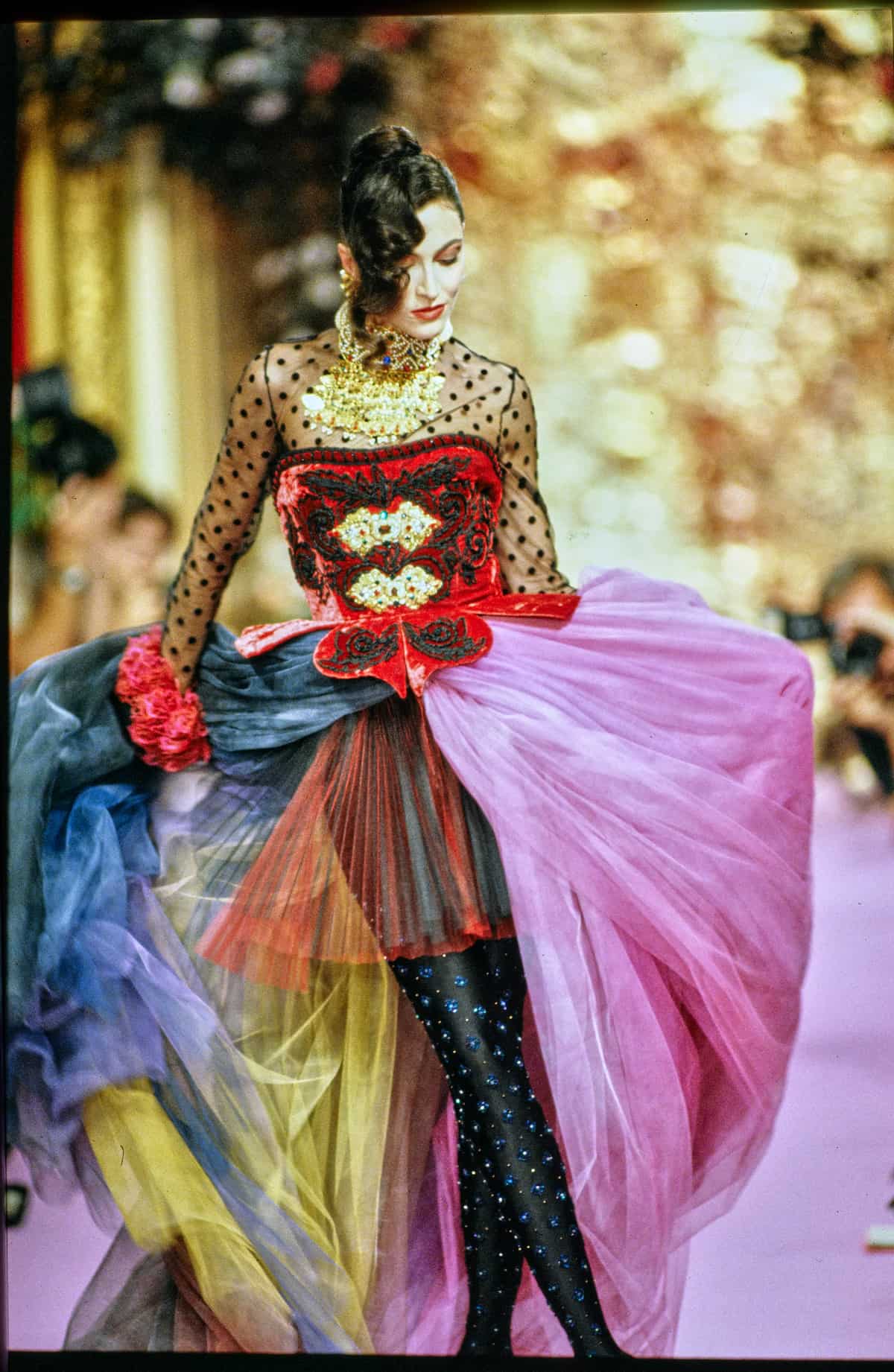 Показ Christian Lacroix коллекция 1989&ndash;1990
