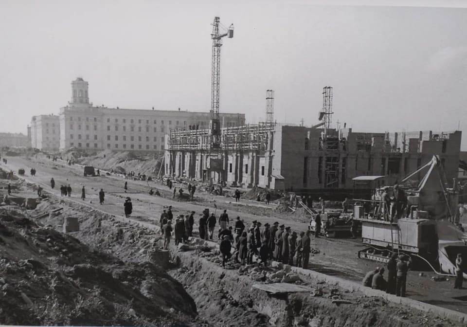 Строительство ГУМа на проспекте Сталина в Минске, 1948 год