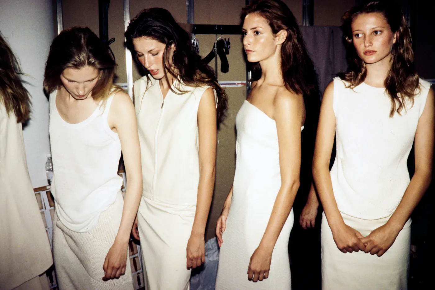 Реальное фото backstage Calvin Klein 1995 (Kelly Klein)