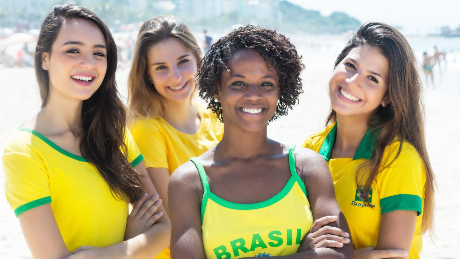 коллаж из нескольких бразильских девушек с разным цветом кожи и типом внешности