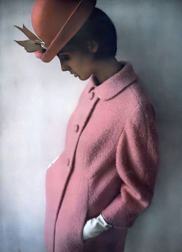 Тилли Тиззани в пальто Brittany, фотография Арта Кейна, Vogue, 1963