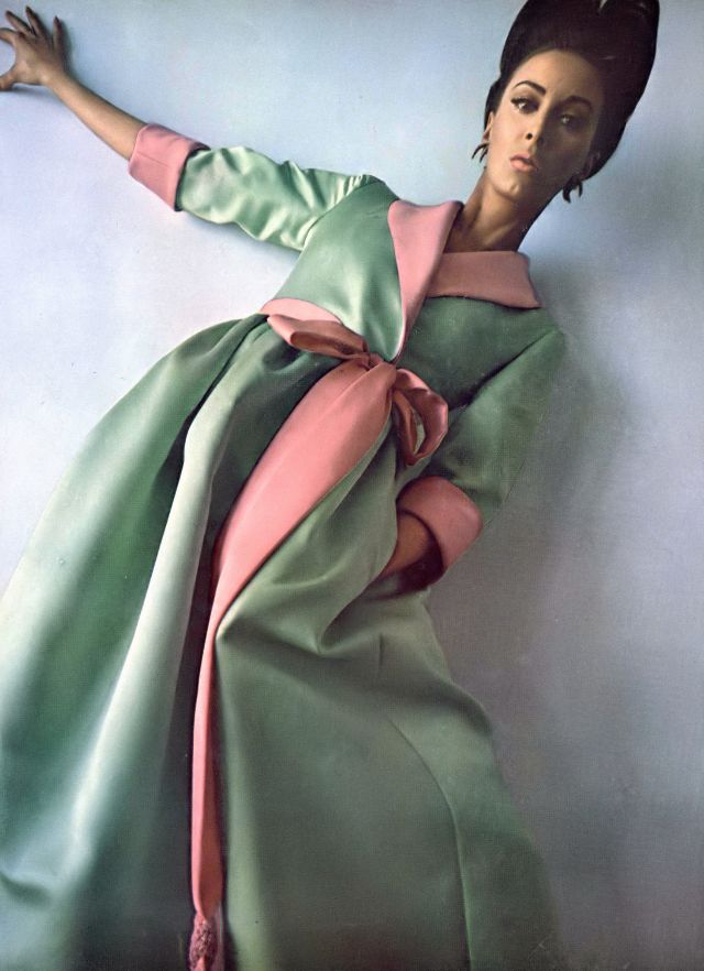Вильгельмина в пальто Norman Norell, фотография Арта Кейна, Vogue, 1963