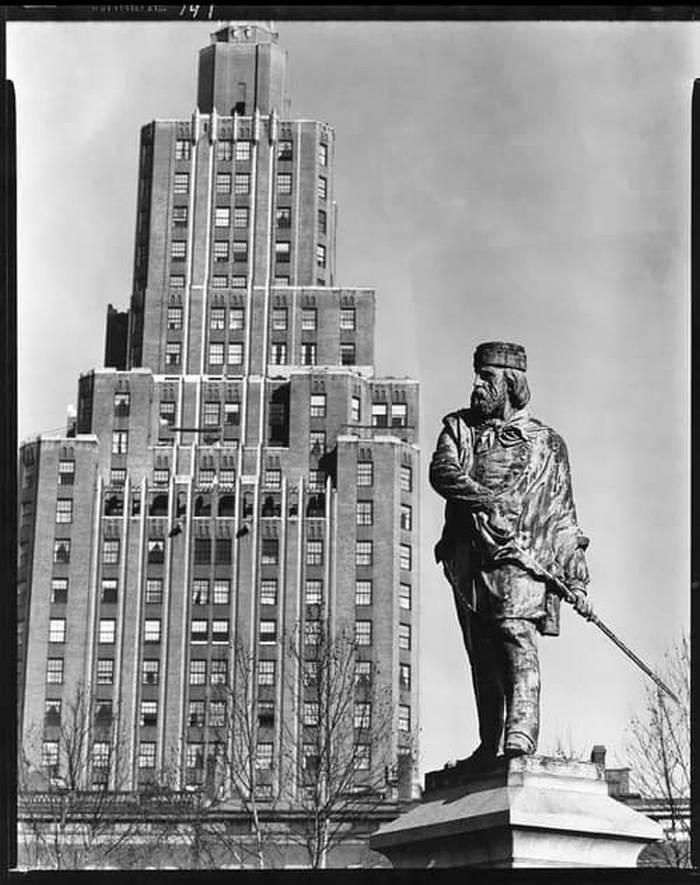 Вашингтон-сквер-парк, Нью-Йорк, фотография Беренис Эббот 1936 года