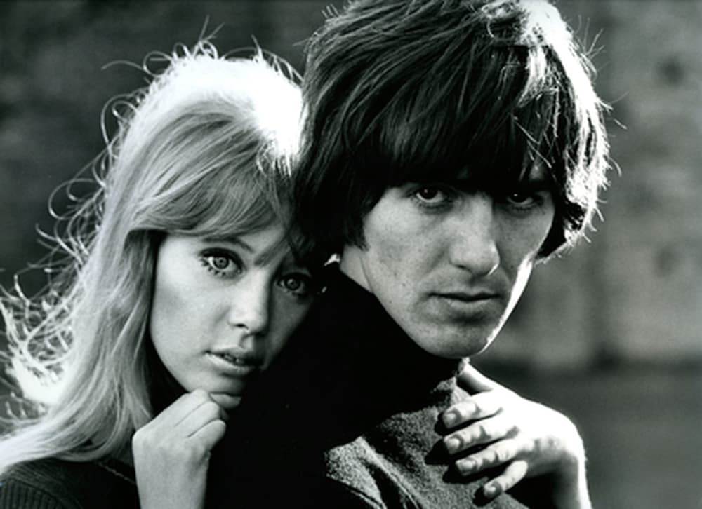 Bigpicture ru george harrison pattie boyd George Harrison of the Beatles and his then-wife, fashion model Pattie Boyd, during a photo shoot in London in January 1966