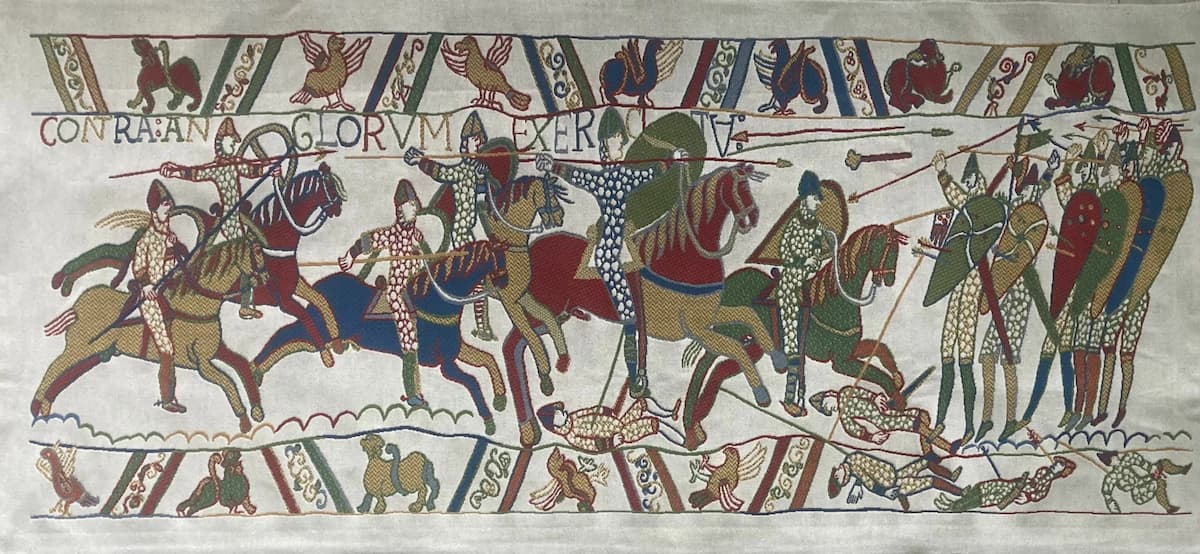 Битва при Гастингсе 1066 года &mdash; фрагмент гобелена из Байё, изображающий завоевание Англии Вильгельмом