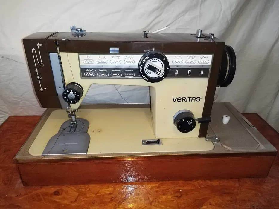 Электрическая швейная машинка Veritas 8014/43 из ГДР