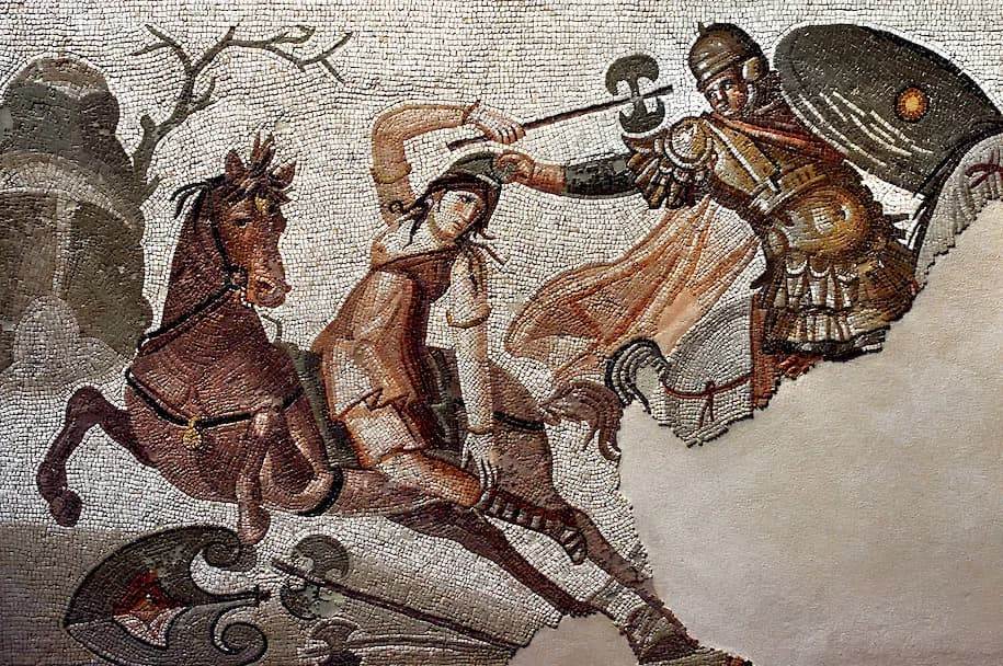 Римская мозаика IV века нашей эры, греческий всадник сражается с женщиной-воительницей