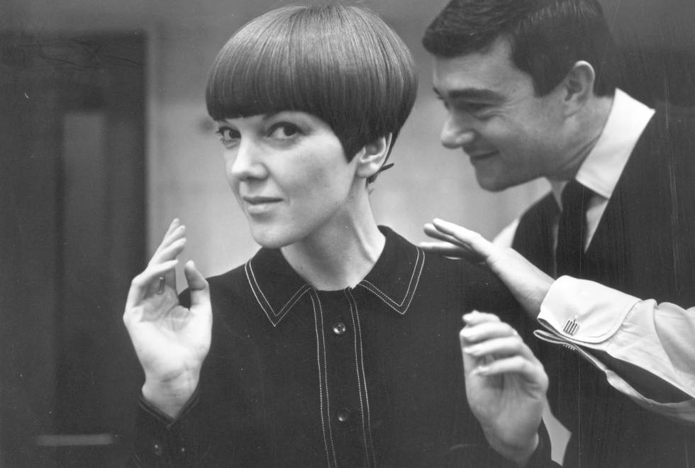 Видал Сассун делает Мэри Куант знаменитую стрижку-боб, 1964 год