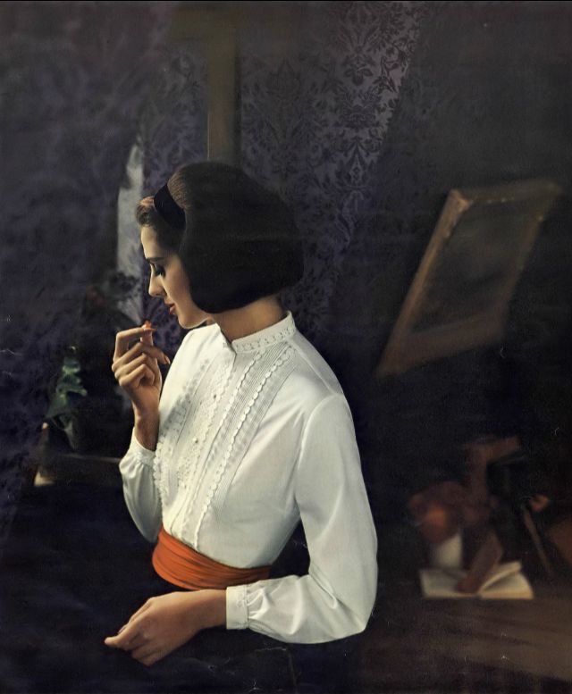Тилли Тиццани в романтической блузке Adelaar, Vogue, ноябрь 1962