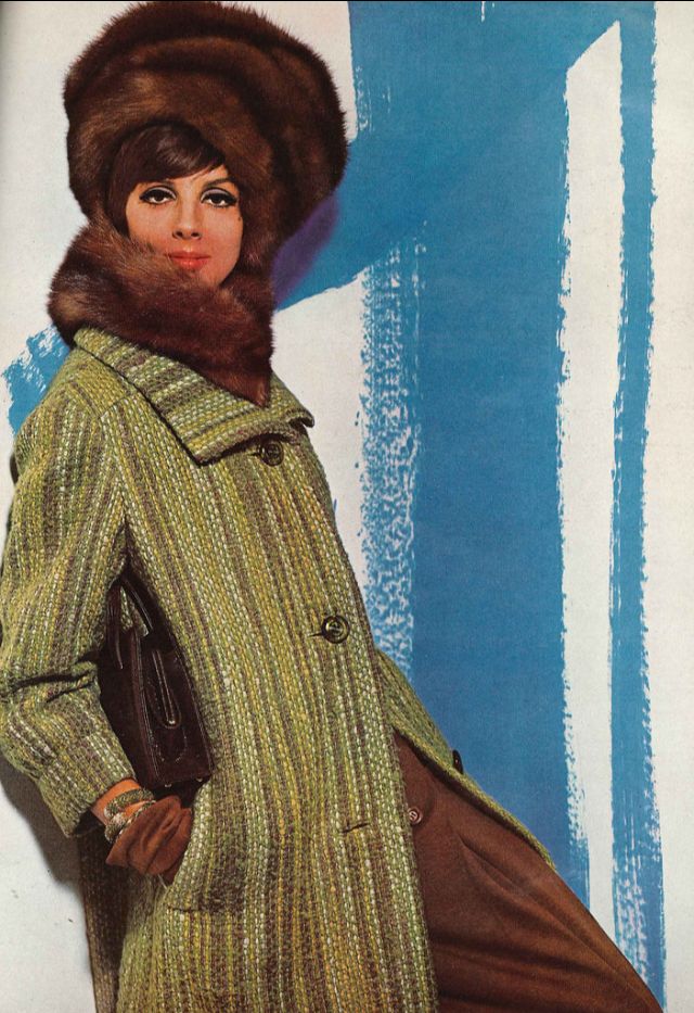 Тилли Тиццани в тканом шерстяном пальто Lee Herman, фото Ричарда Аведона, Vogue, сентябрь 1964