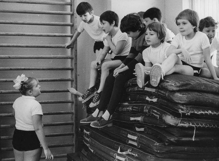 Урок физкультуры в школьном спортзале, Москва, школа №52, 1978 год