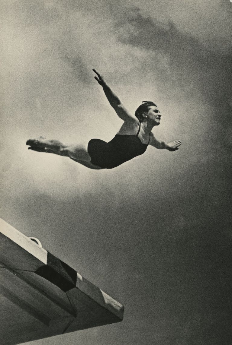 Ласточка. Гимнастическая фотография Бородулина, 1960 год