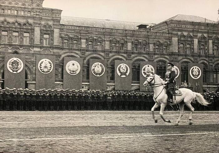 Маршал Жуков на Параде Победы, Москва, 24 июня 1945 года, фото Евгения Халдея