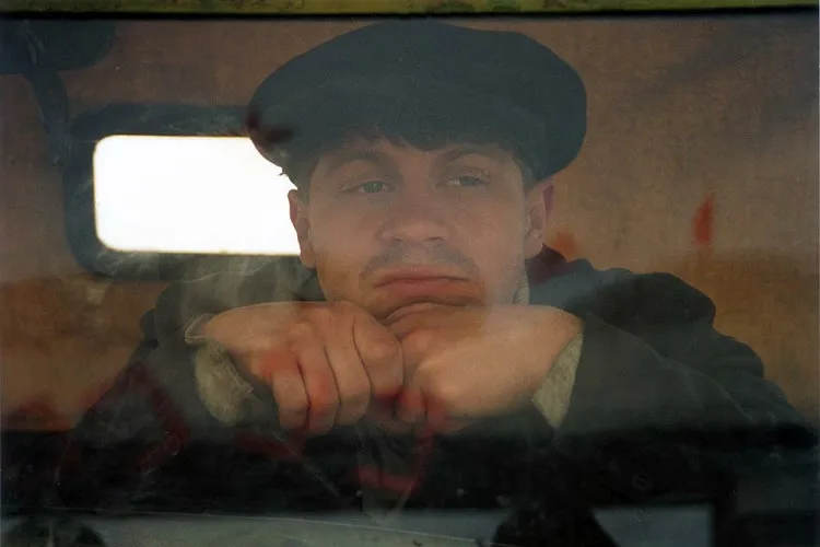 Кадр из фильма &laquo;Ехали два шофёра&raquo;, 2001 год, режиссёр Александр Котт