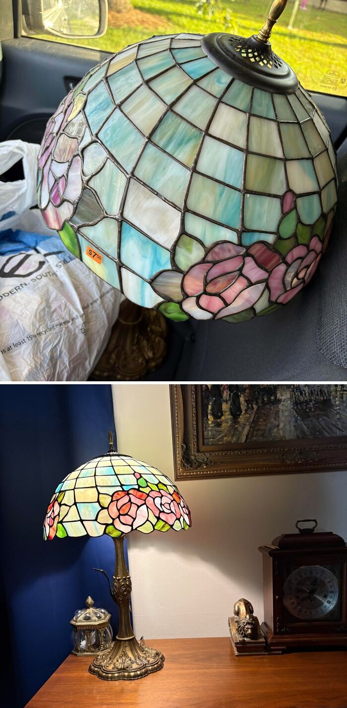 Витражная лампа с розами в машине и на столе
