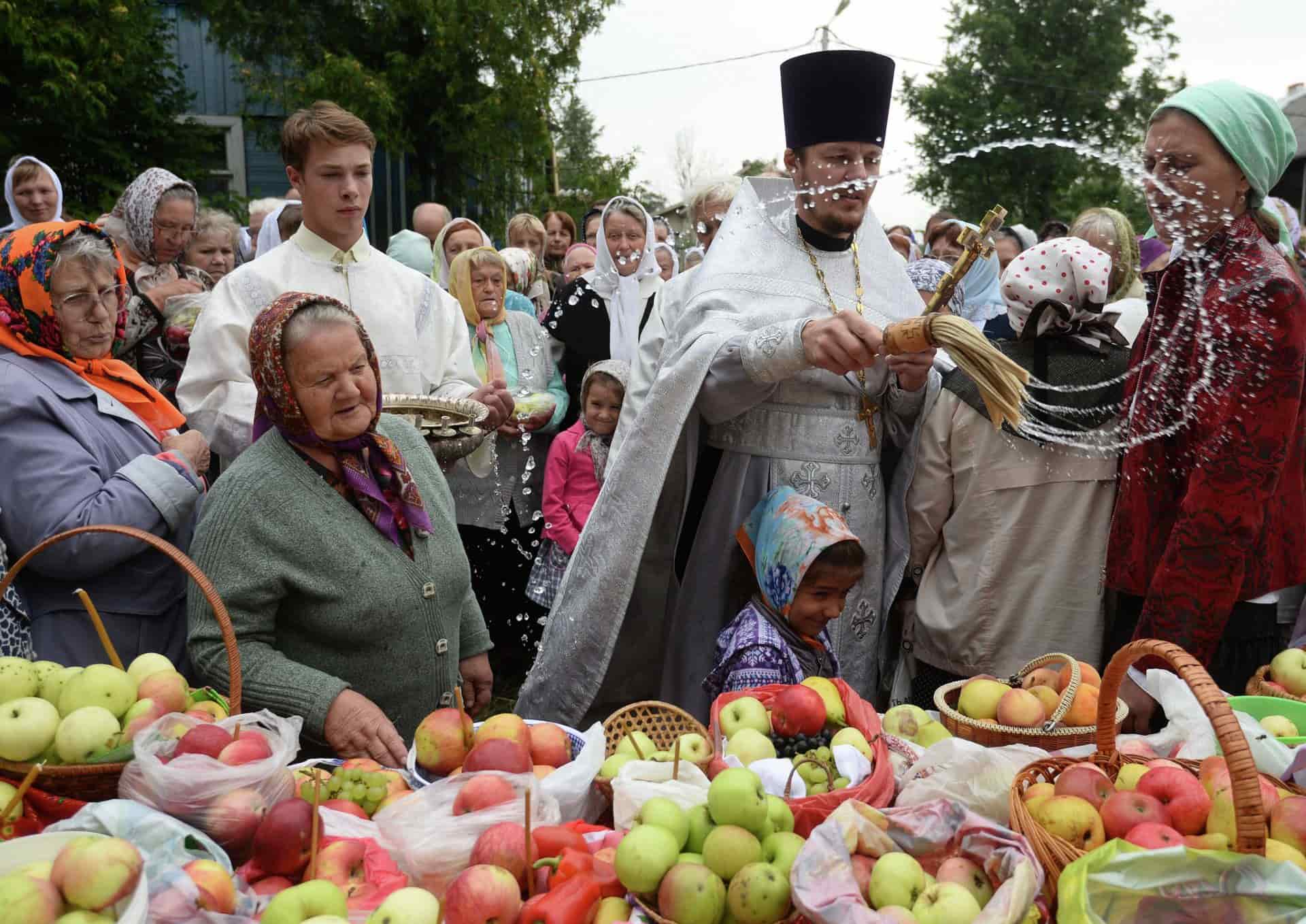 яблочный спас освещение