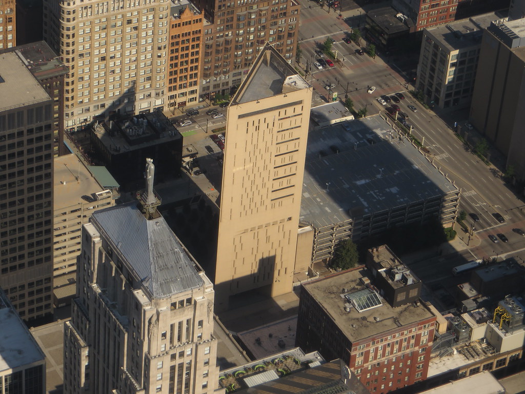 Metropolitan Correctional Center в Чикаго &mdash; здесь содержали Мэттью Нолана во время экстрадиционных слушаний