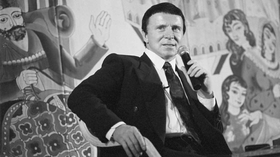 Кашпировский на пресс-конференции, 1990-е годы