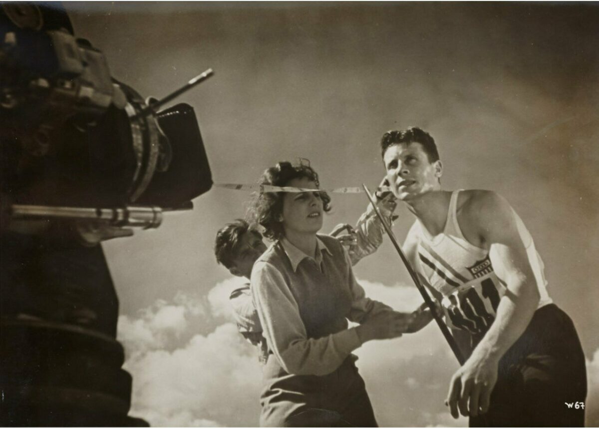 Лени Рифеншталь на съёмках Олимпии, 1936