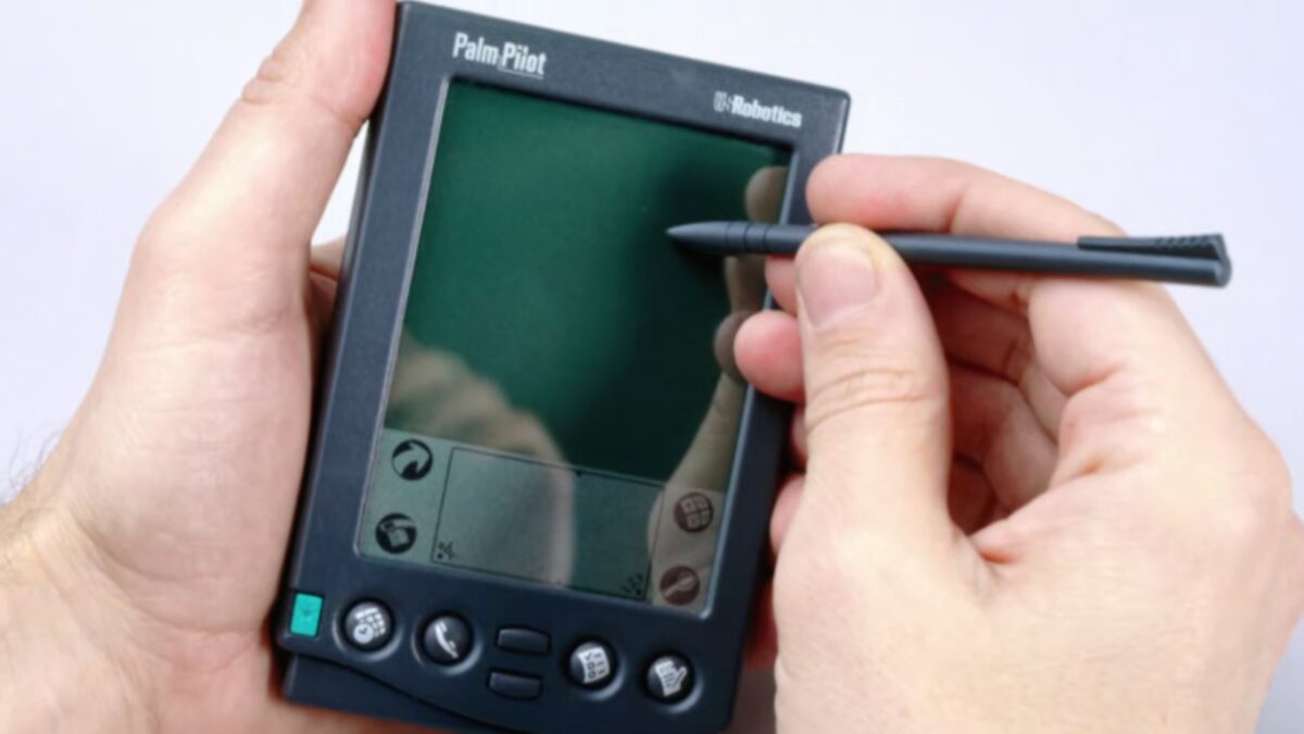 Palm Pilot со стилусом, 1996 год