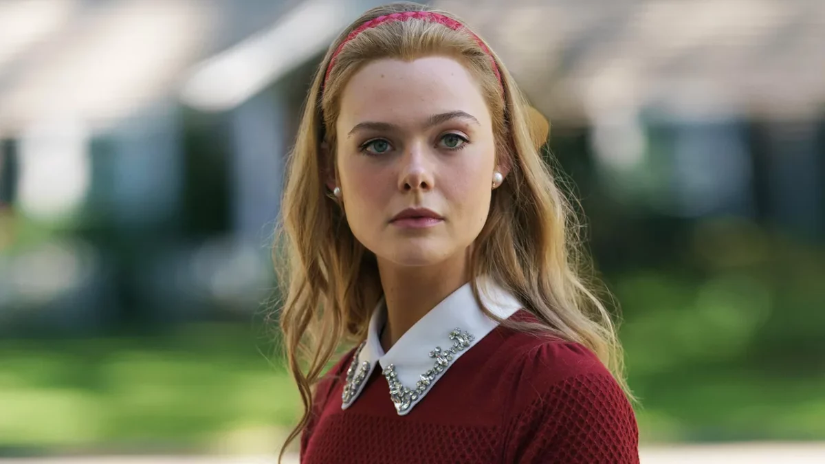 Эль фаннинг в роли мишель картер в сериале hulu девушка из плейнвилла (2022)
