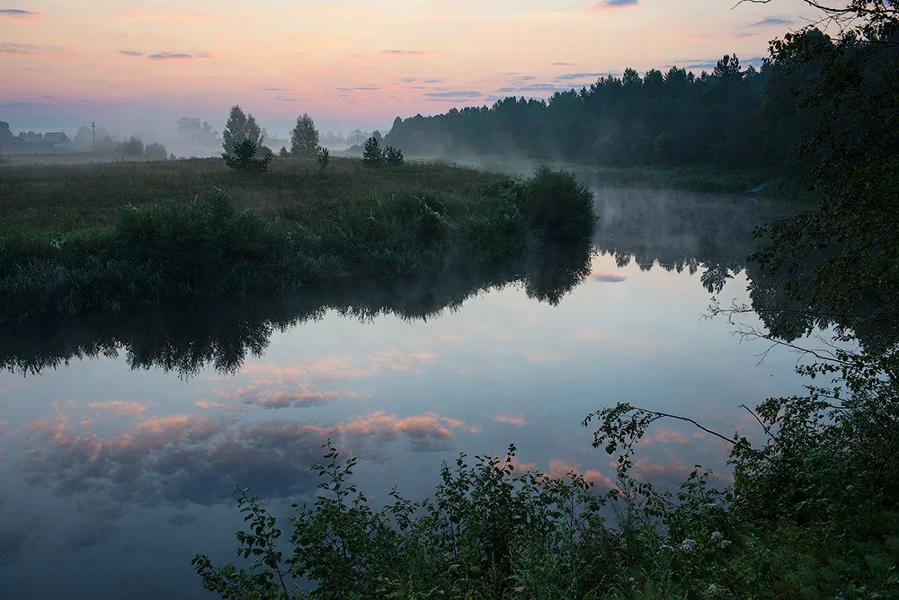 Русская река в конце лета, начало августа