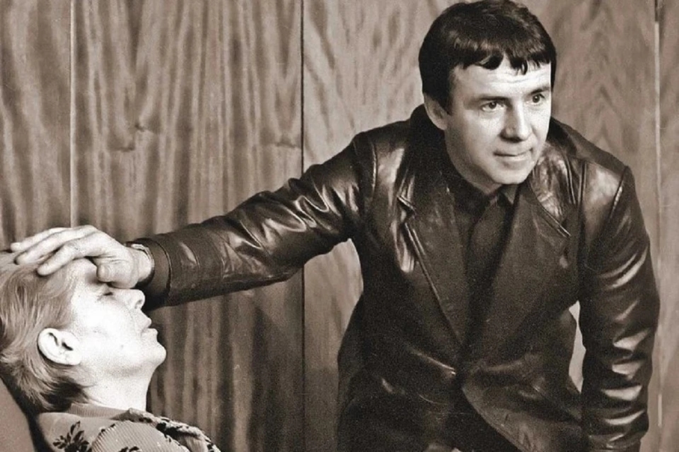 Кашпировский в телестудии, программа &laquo;Взгляд&raquo;, 1988 год