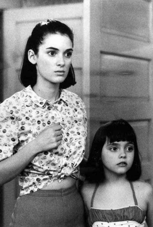 Актрисы Вайнона Райдер и Кристина Риччи на съёмках фильма &laquo;Русалки&raquo;, 1990 год