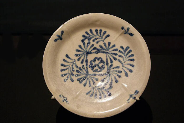 A Belitung Blue-And-White Dish