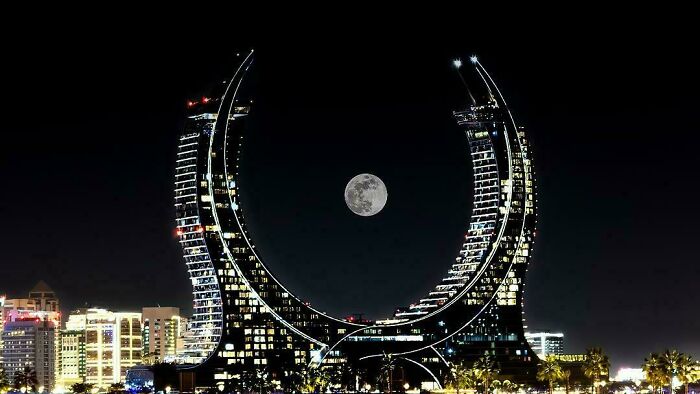 Башня Katara Crescent в Лусаиле, Катар