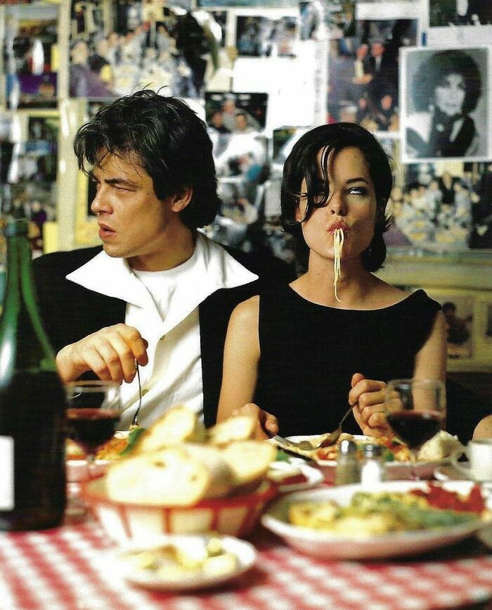 Бенисио дель Торо и Паркер Поузи, фото Марка Зелигера, 1995 год
