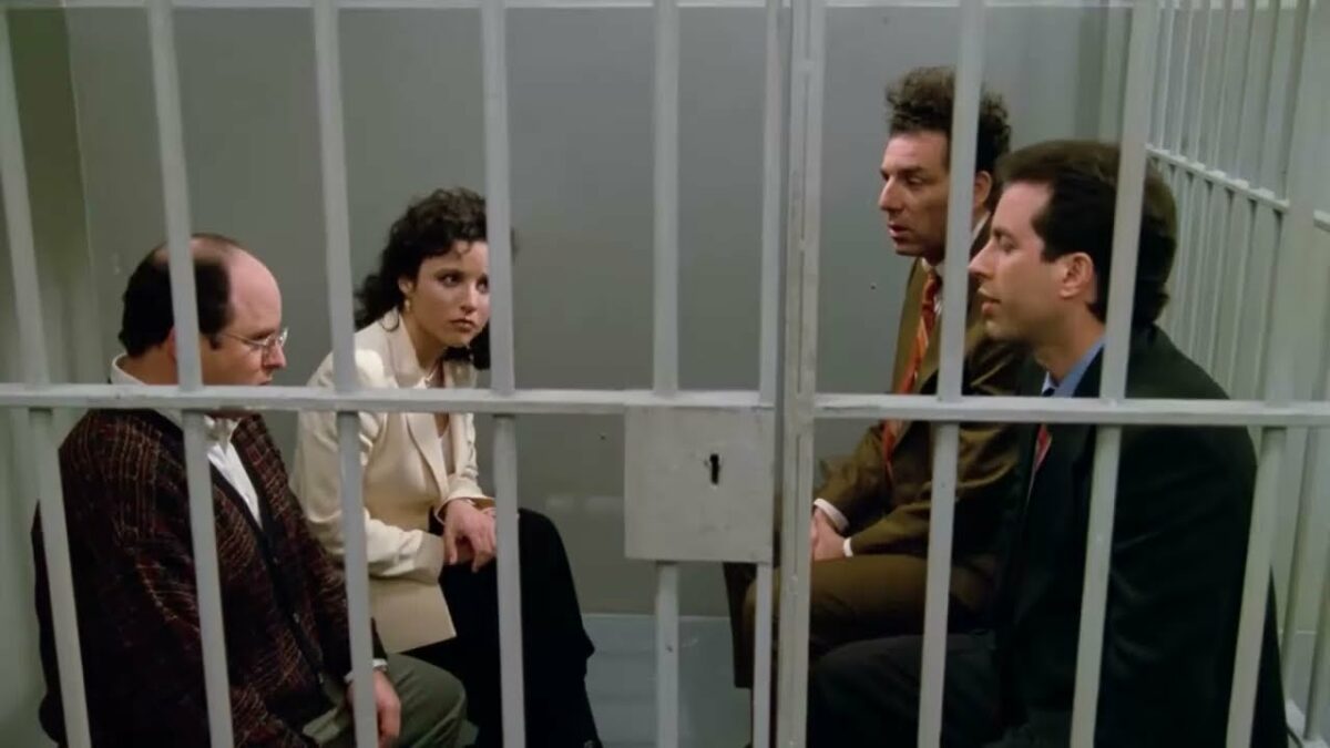 Джордж, Джерри, Крамер и Элейн в тюремной камере в финальной серии ситкома &laquo;Сайнфелд&raquo;